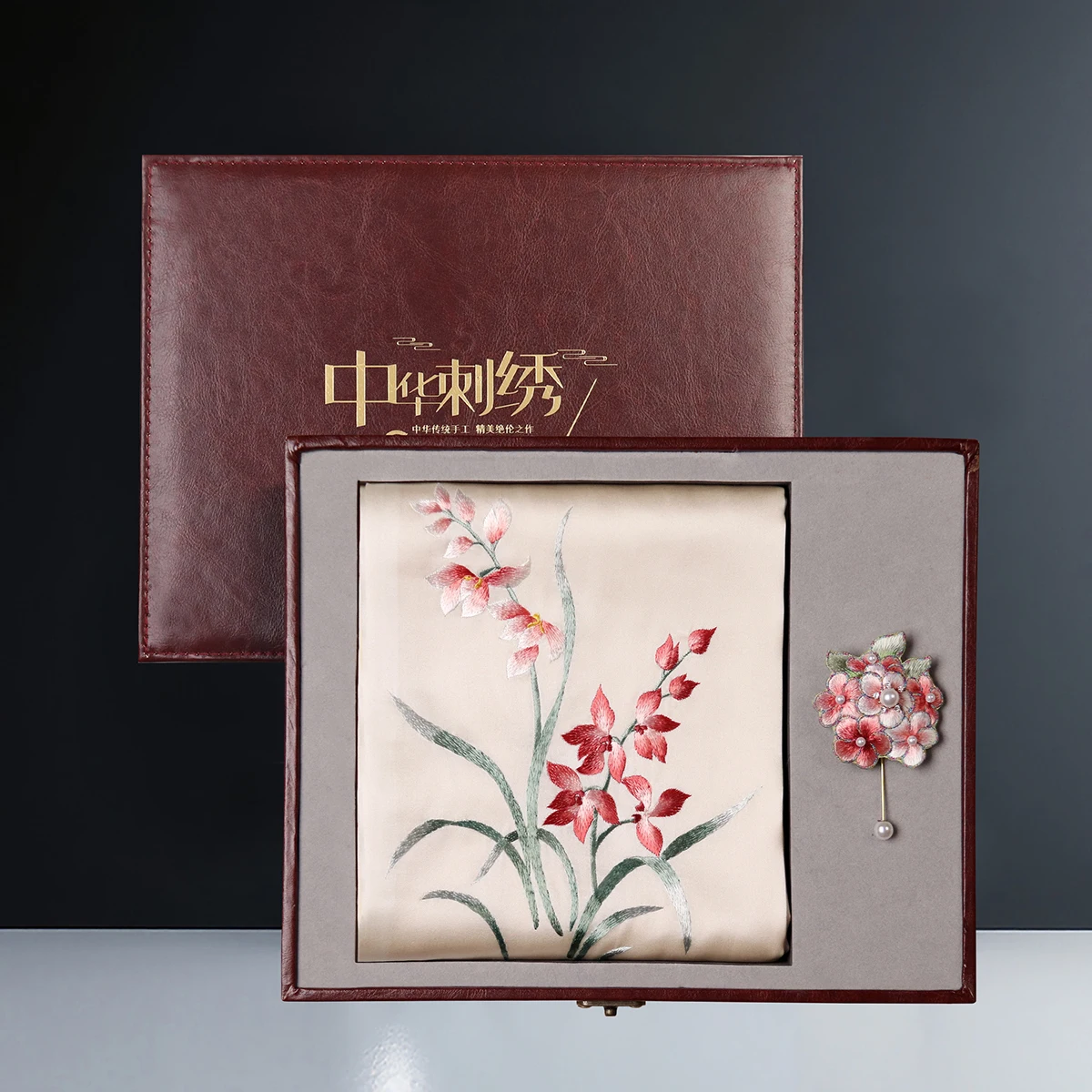 

Шелковый шарф ручной работы с вышивкой для женщин, брошь, настоящая шелковая шаль для мамы, подарок, длинный шарф в стиле сучжоуской вышивки, модный аксессуар