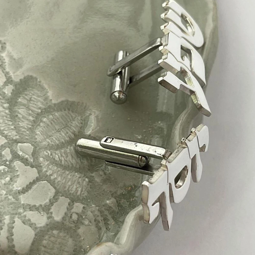 أزرار أكمام عبرية مخصصة، أزرار أكمام مخصصة، أزرار أكمام مخصصة بالاسم العبري، هدايا العريس، هدايا الزفاف