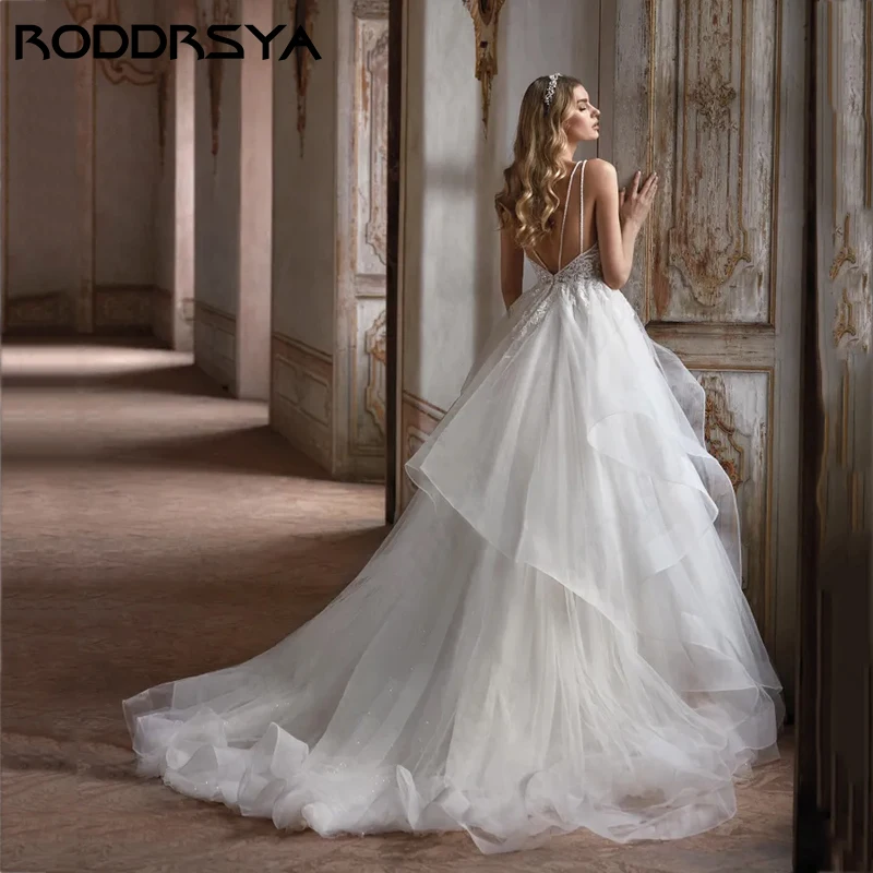 RODDRSYA elegante Ruffles a-line abito da sposa con scollo a v senza spalline Backless Robe De Mariée per le donne Tulle festa nuziale 2024 elegante Ruffles a-line abito da sposa con scollo a v senza spalline Backless