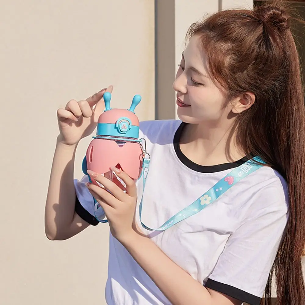 Convenient Plastic Little Bee Water Cup Cartoon 600ml Water Bottle Cute Large Capacity Tea Kettle Student
