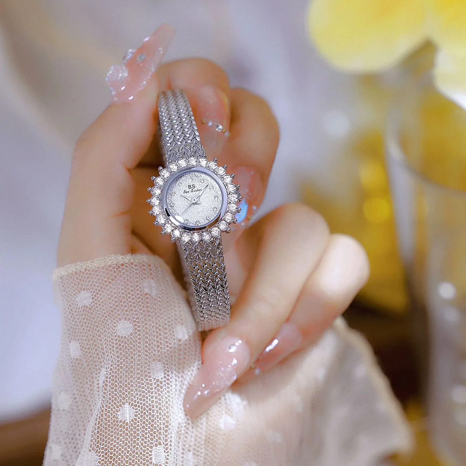 럭셔리 숙녀 시계 우아한 해바라기 다이아몬드 다이얼 방수 손목 시계 고품질 여성 브랜드 골드 시계 메쉬 벨트