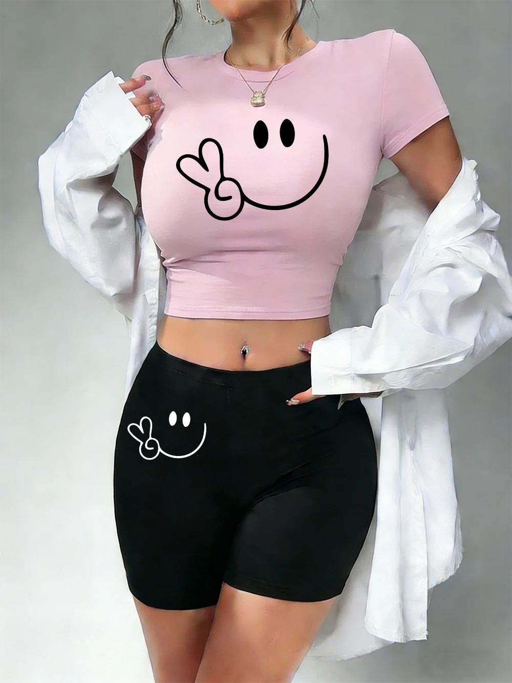 Trendiges Scherenhand-Lächeln Bedrucktes Crop-T-Shirt und Shorts Damen Zweiteiler Set Oberteil Hose Schmal Geschnitten O-Ausschnitt Hochelastisch Weiche Kleidung
