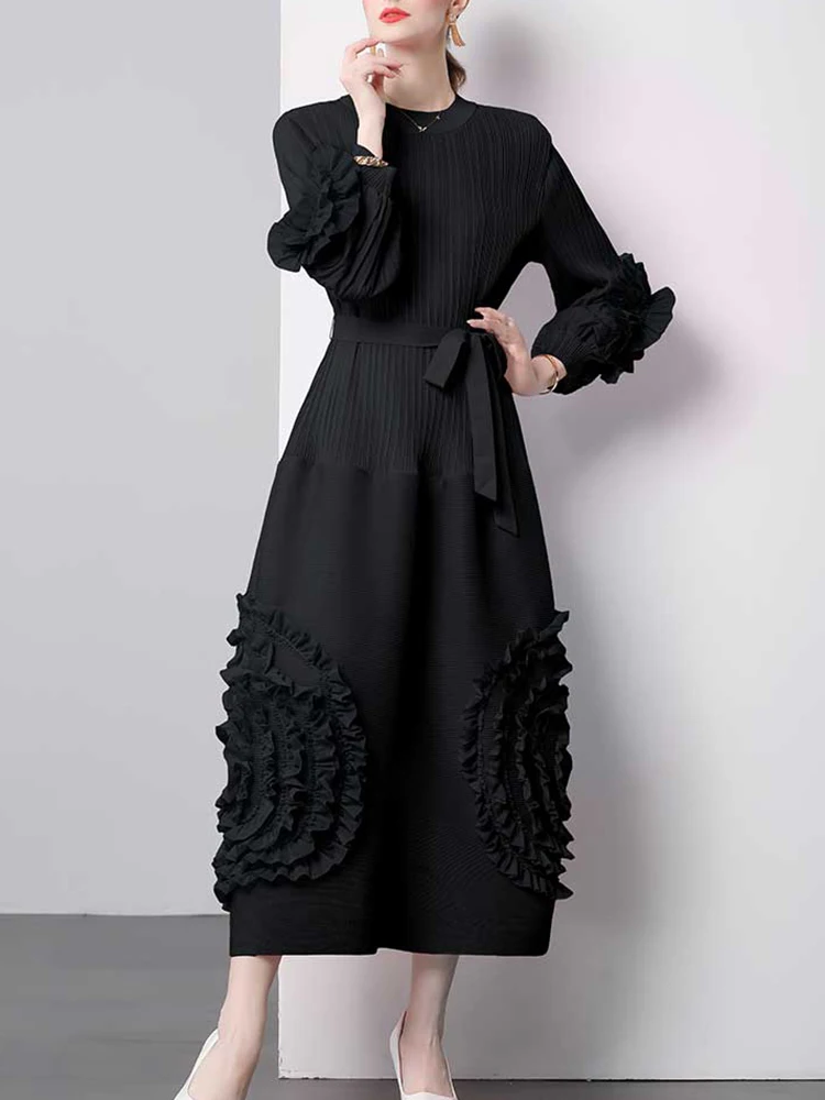 GVUW Pleated Appliqeus Long Dresses Women A Line Elegant Round Collar Full Sleeve Solid Color Lace-up New 2024 Dress 17G8220