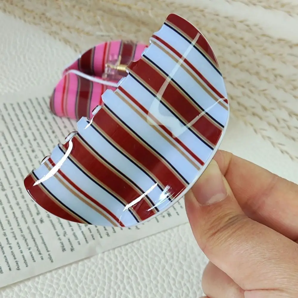Fashion Stripe Design Acetate Hair Claw Strong Hold Semicircle Shark Clip Elegant Minimalist Hairpin Hair Accessories