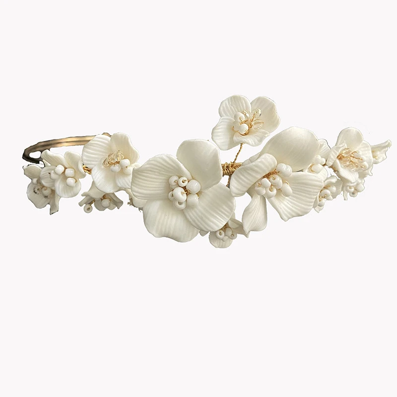 ブライダルヘアティアラセラミックフラワークラウン手作りウェディングプロムティアラ絶妙な葉キビビーズ女性ヘアバンドアクセサリー