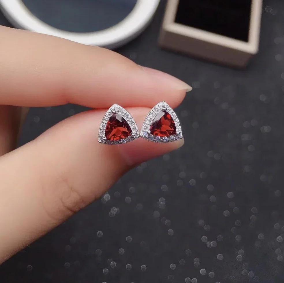 

100% Natural Mozambique Garnet Earring for Office Woman 5mm VVS Grade Garnet Stud Earrings 925 Silver Garnet Jewelry