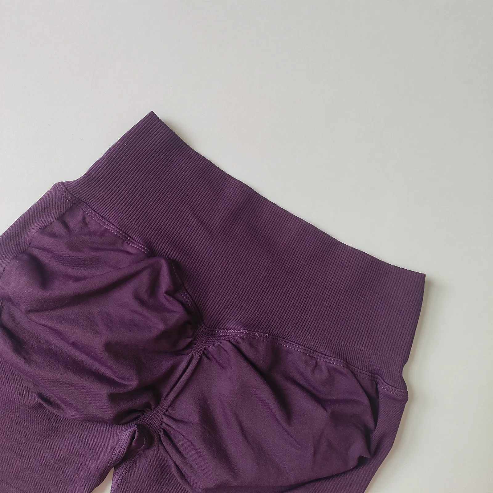 Hochgeschnittene Nahtlose Fitness-Shorts mit Drei-Punkt-Pfirsich-Po-Lifting-Effekt, Schnelltrocknend, Eng Anliegend, für Yoga und Pilates – Detail 20