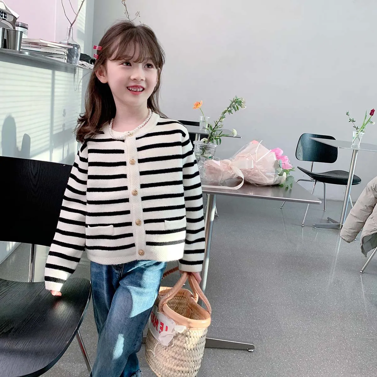 Maglione cappotto ragazze cappotto primaverile nuovi bambini abbigliamento Stripe Knitting punto aperto bambino autunno bottone a righe singola fila