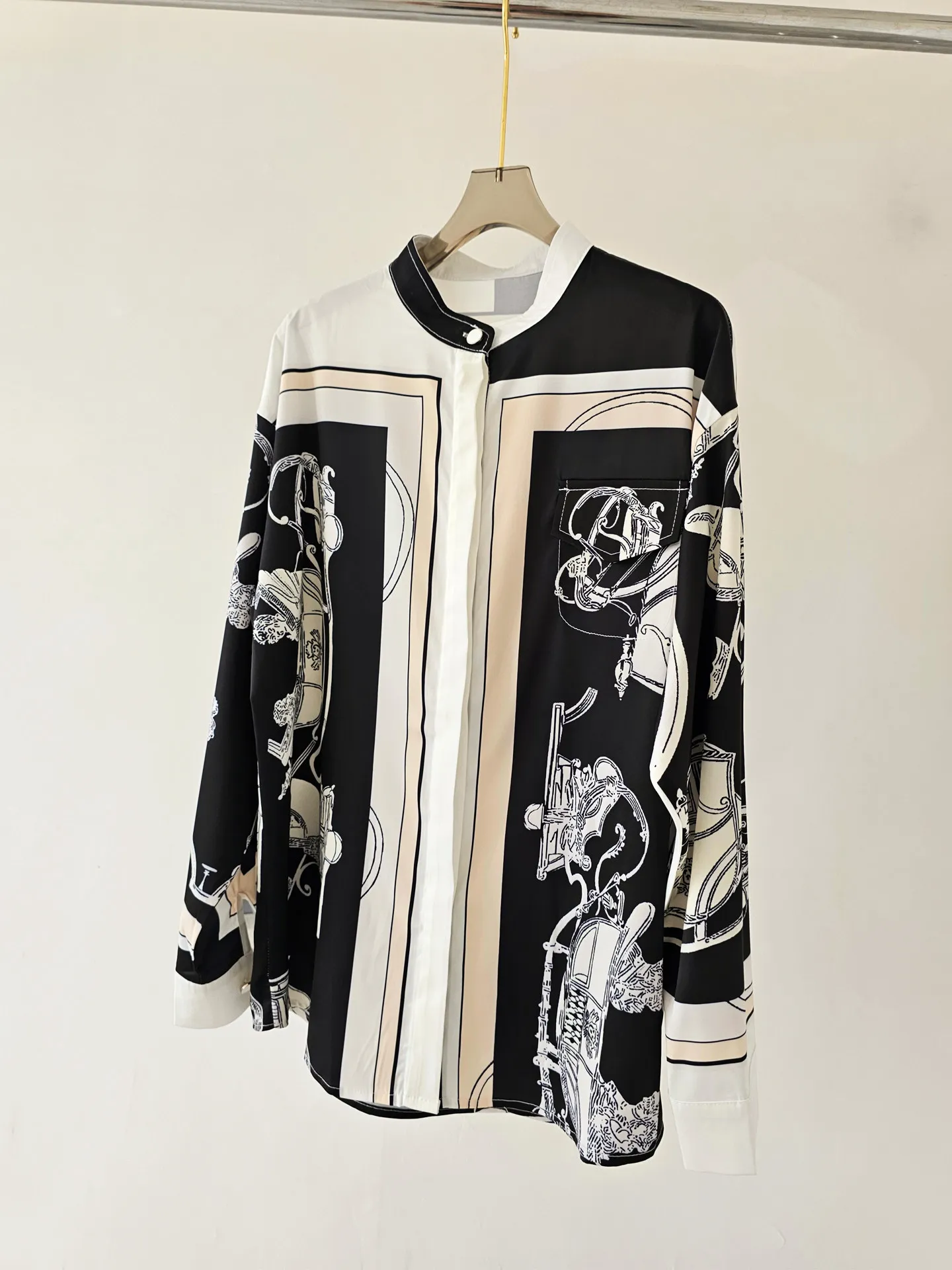 

Clothland Women Elegant Print Blouse Long Sleeve Basic Female Office Wear Casual Shirt Tops Blusa LB416