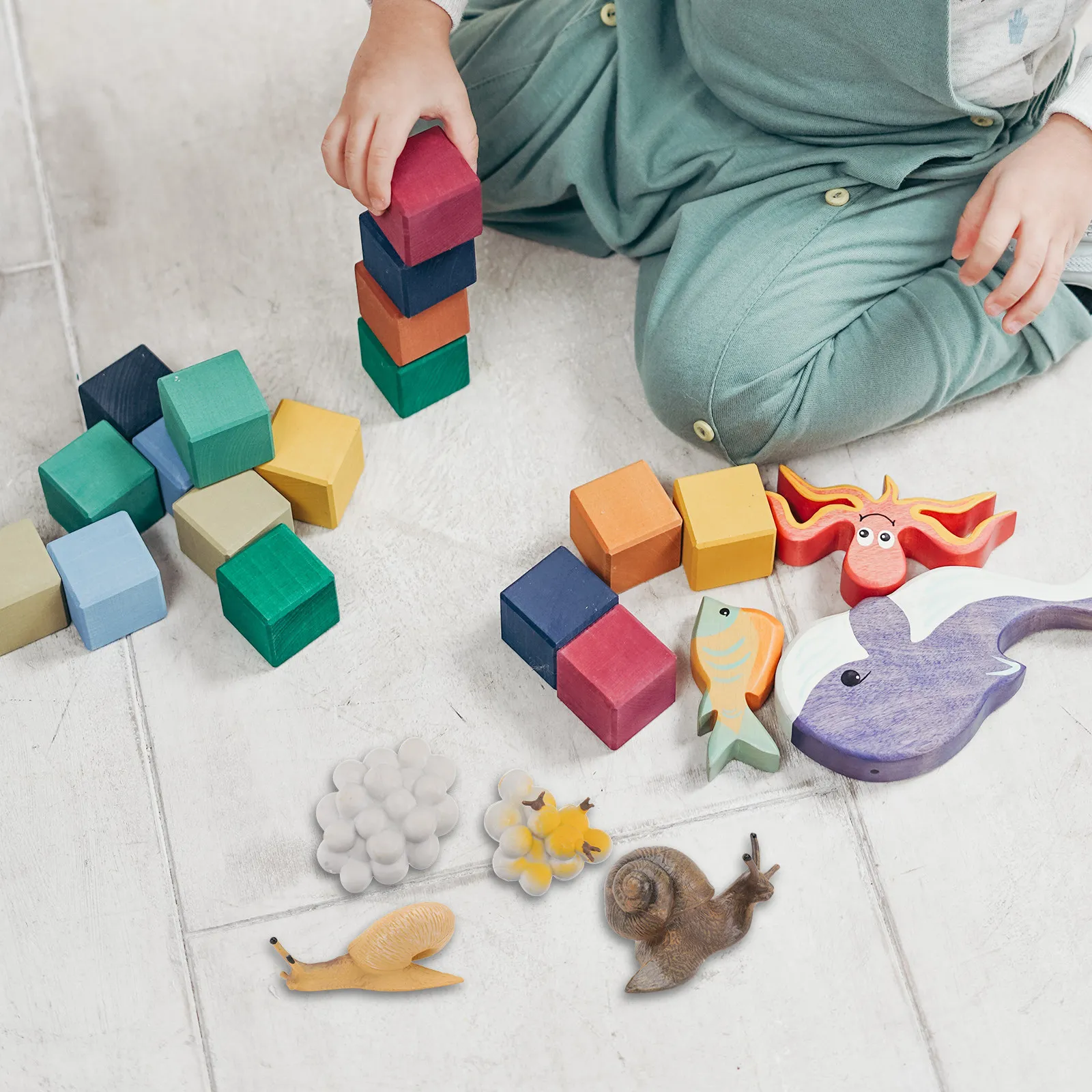 

Набор из 4 пластиковых фигурок-статуэток: Жизненный цикл улитки. Обучающий набор для детей. Декор для комнаты и сада.