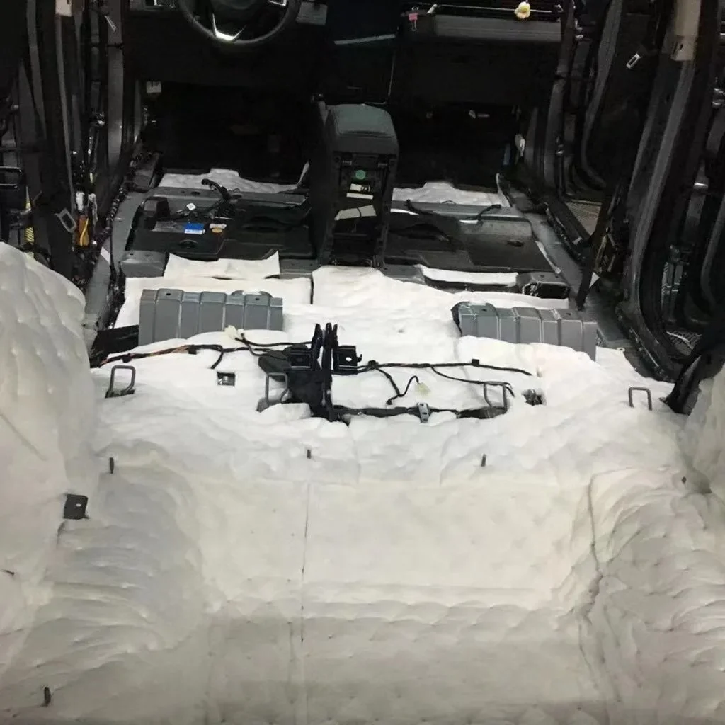 Fotografia 6: Manta Acústica Isolante de Algodão Branca Acolchoada Autoadesiva para Carro, Isolamento de Ruído e Calor para Portas, Pisos e Porta-Malas
