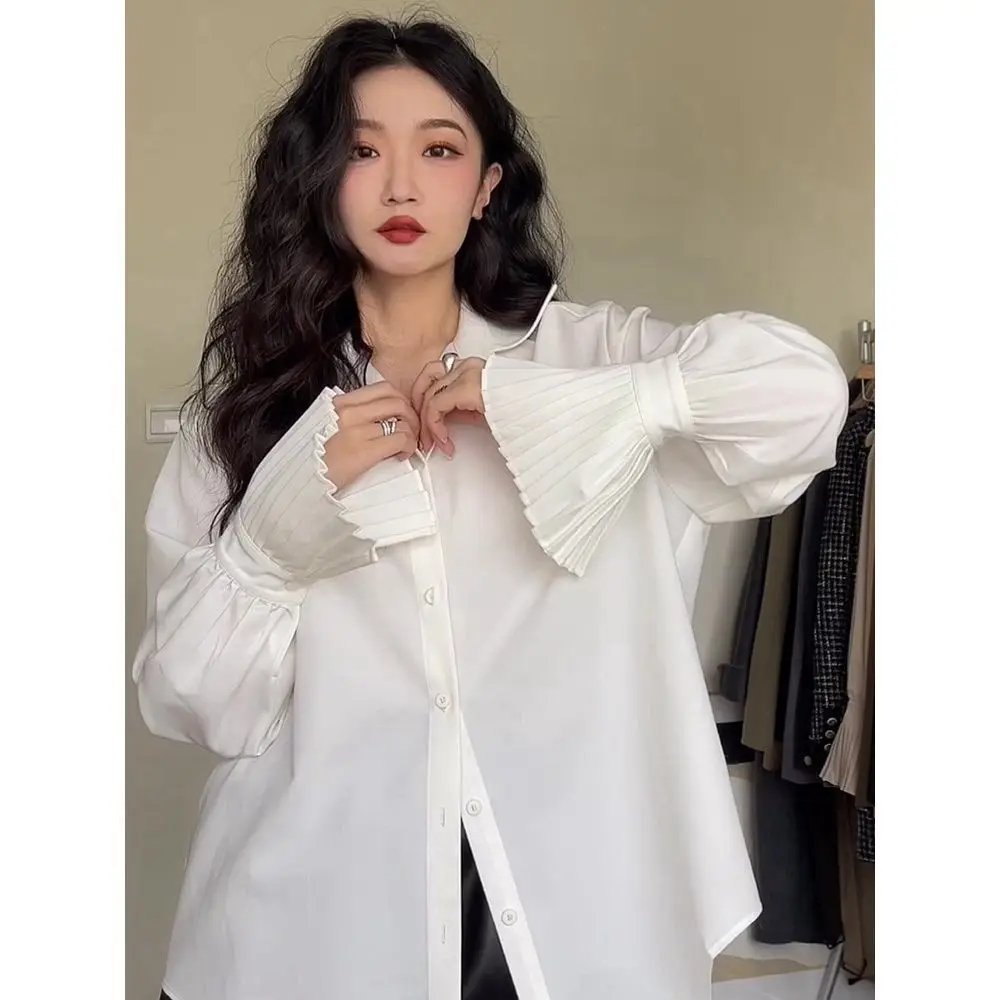 

2025 Spring New All-match Fashionable White Shirts Female Fashion Buttons Loose Solid Color Turn-down Collar Flare Sleeve Tops