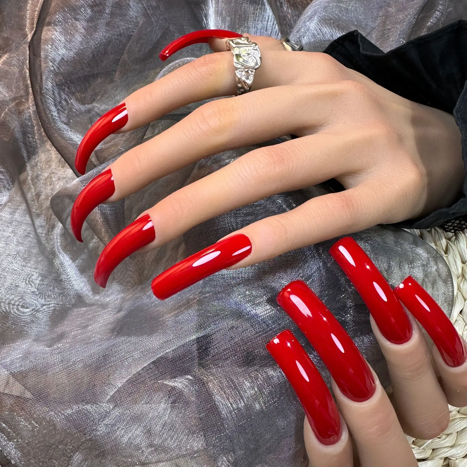 

10pcs Red Square Handmade Press on Nails Art Solid Color Design Long Curved Nails Tips Simple False Nail Detachable Fake Nail