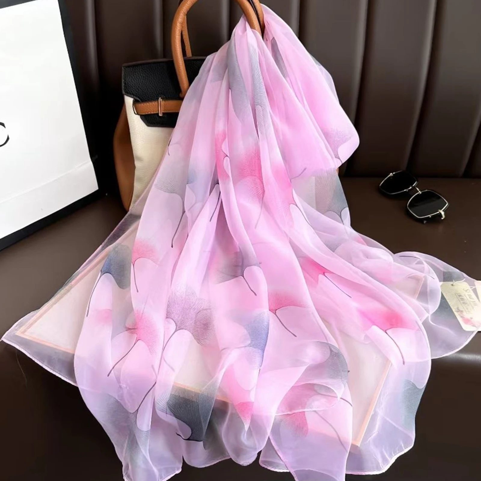 Women's New Luxury Print Bandanna 185 * 130cm Fashion Style Silk Scarf Outdoor Sunscreen Shawl The Four Seasons Muslim Headcloth