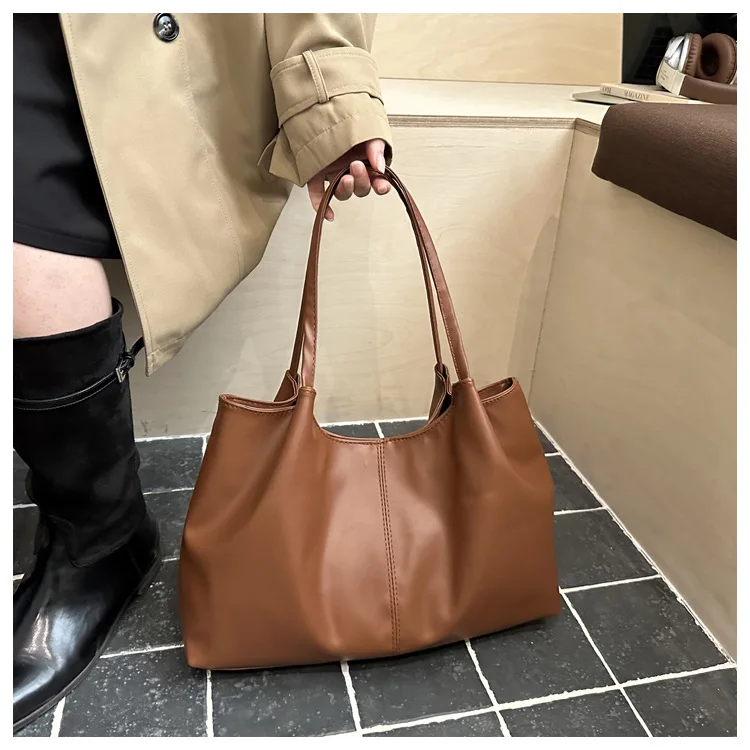 Weiche Leder-Tragetasche mit gerafftem Plissee-Design, Große Schultertasche für Arbeit, Täglichen Pendelverkehr und Freizeit für Frauen – Detail 19
