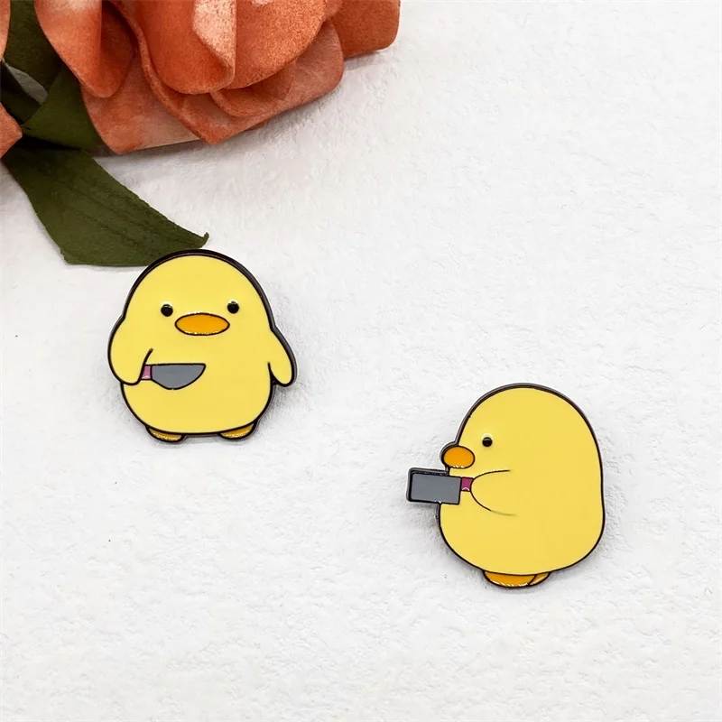 Yellow Duck Holding A Knife In Hand Design Metal Enamel Brooch Creative Personality Badge Best Friend Gift Pin Fun Cartoon Cute