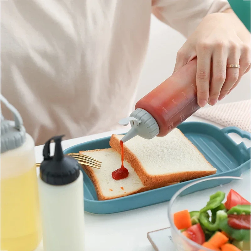 Condiment Squeeze Bottle Sauce Squeeze Squirt Bottle for Kitchen Plastic Syrup Salad Dressing Container Food Dispenser