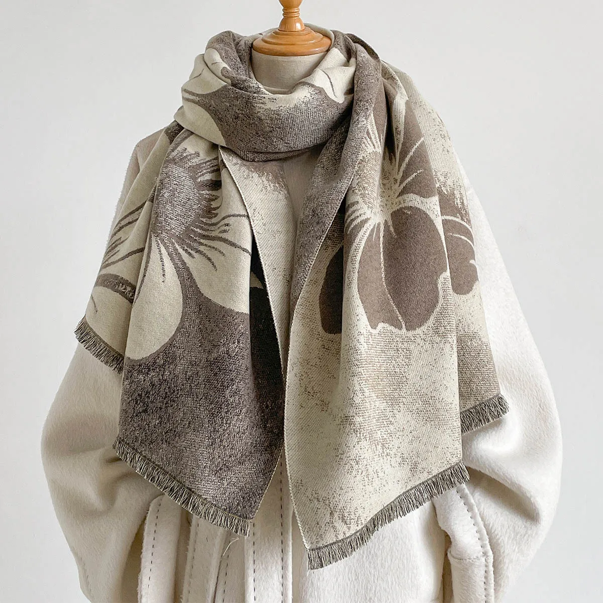 Warm Faux Cashmere Ladies Scarf Elegant Retro Minimalist Big Magnolia Floral Print Double Color Reversible Big Shawl For Office