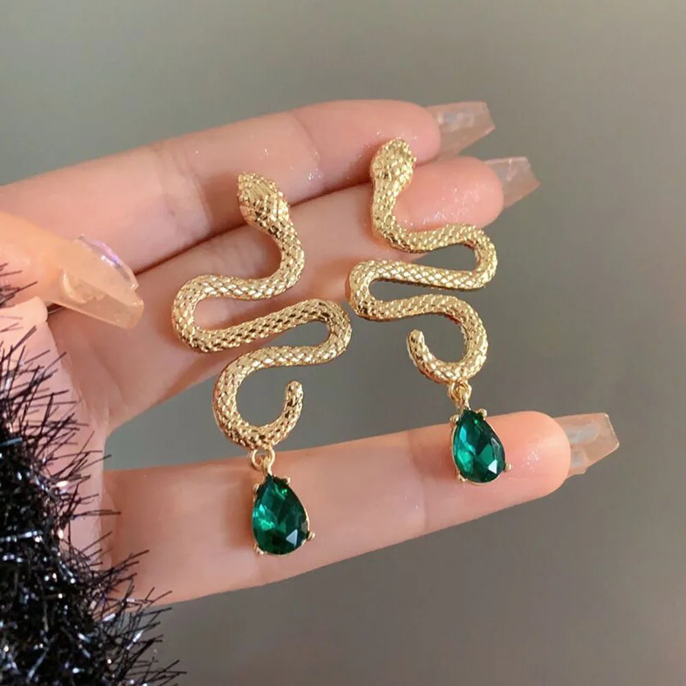 Avant-garde Sexy and Exaggerated Halloween Snake Shaped Clip Earrings for Women Gothic Personalized Trend Girl Rock Jewelry
