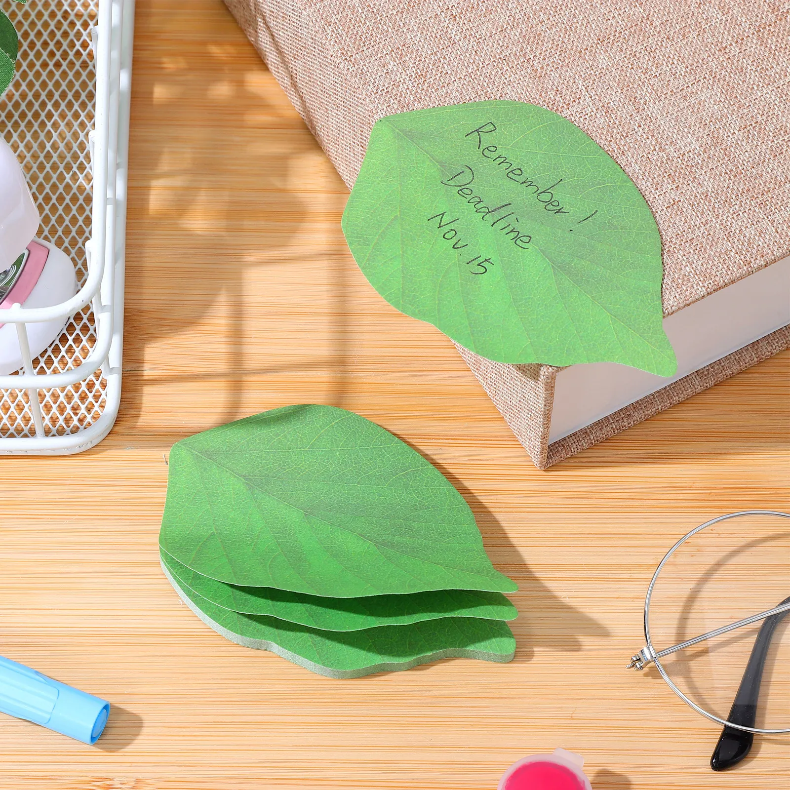 10Pcs Simulation Leaf Shaped Memo Notes Unique Reusable Sticky Memo Pads Writable Self Adhesive Office School Desk Note Stickers