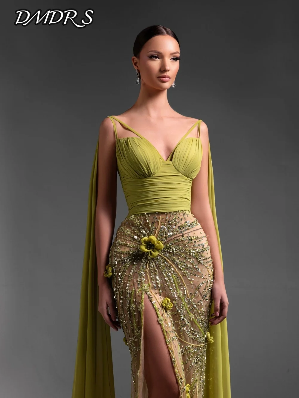 

Romantic Cape-Accented Evening Dress 2026 Elegant V-Neck Beaded Party Gown Charming A-Line Floor-Length Party Dresses فساتي