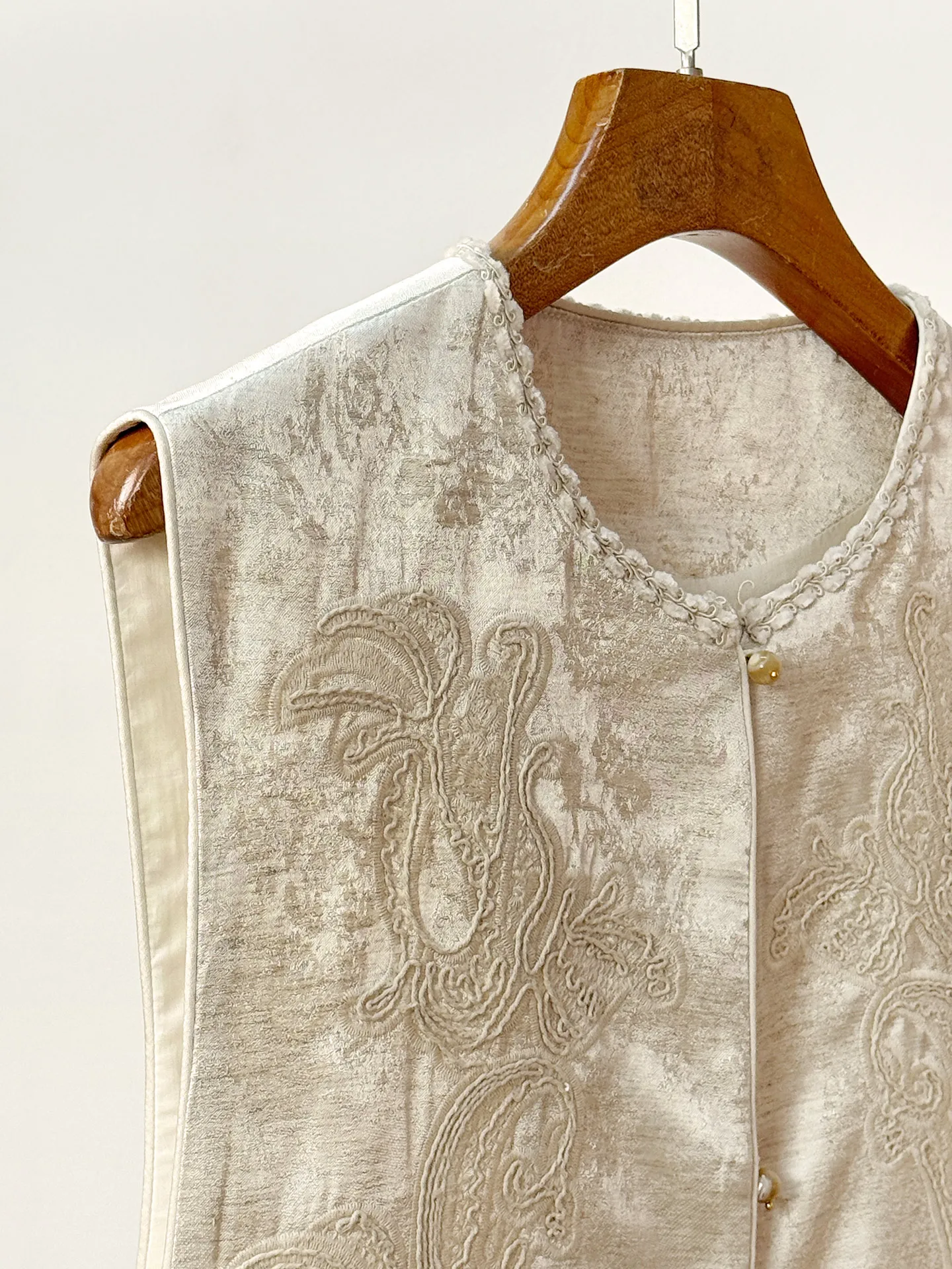 

New Year Design Sensation National Sle 3D Embroidery Vest Jaet Ptherine Lightweight round Ne Loose Fit Fem Outerwear