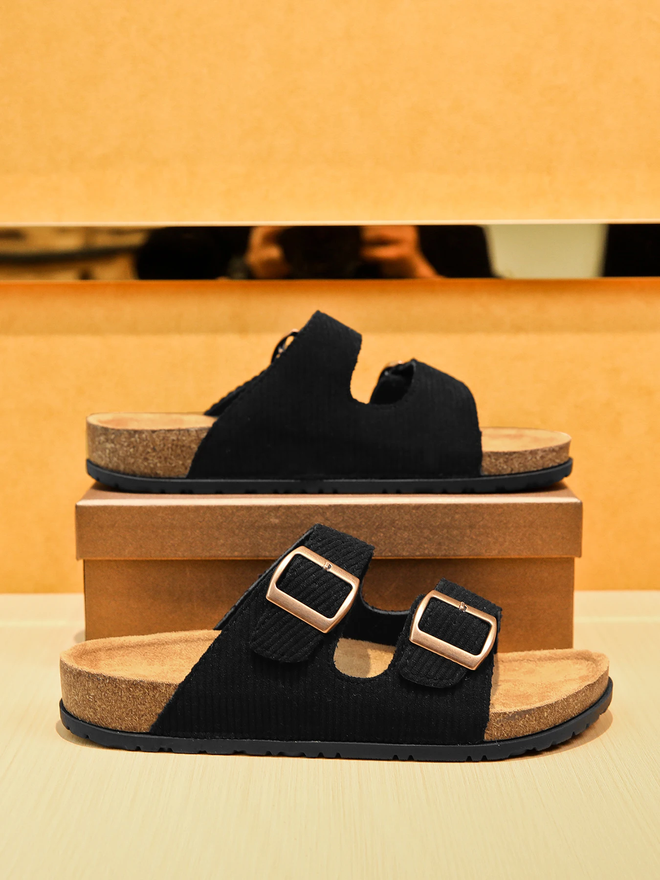 chinelos-de-praia-casuais-com-design-de-fivela-vintage-sandalias-modernas-para-homens-e-mulheres