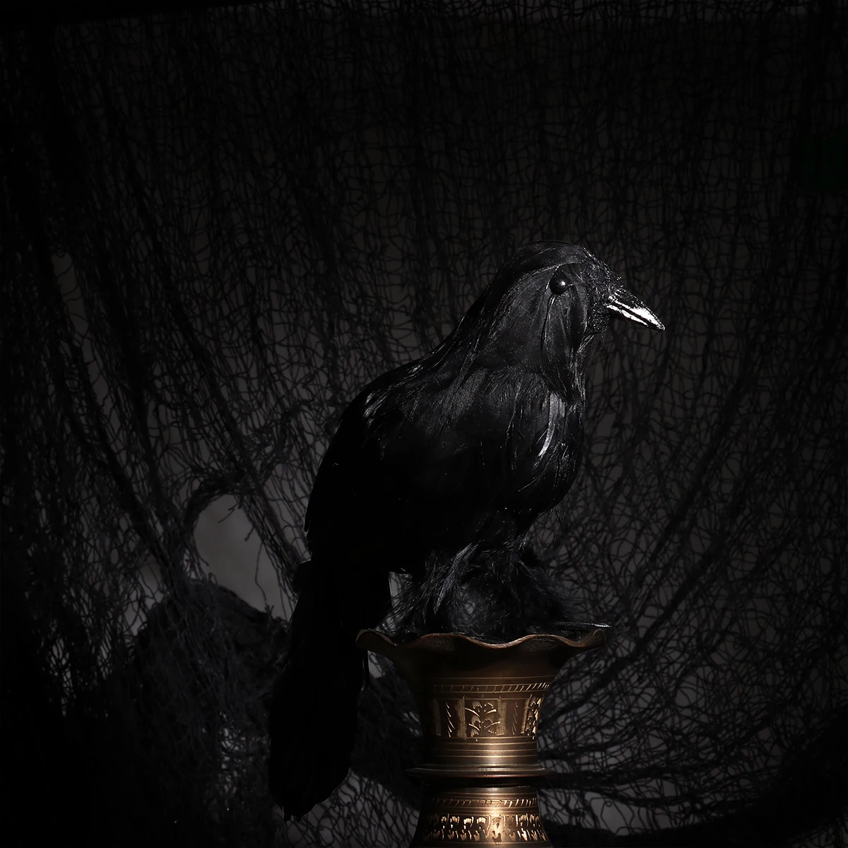 

Oulii Artificial Crow Black Bird Prop Halloween Display Bendable Wires Mount Branches Fences Pumpkins Chair Backs Spooky