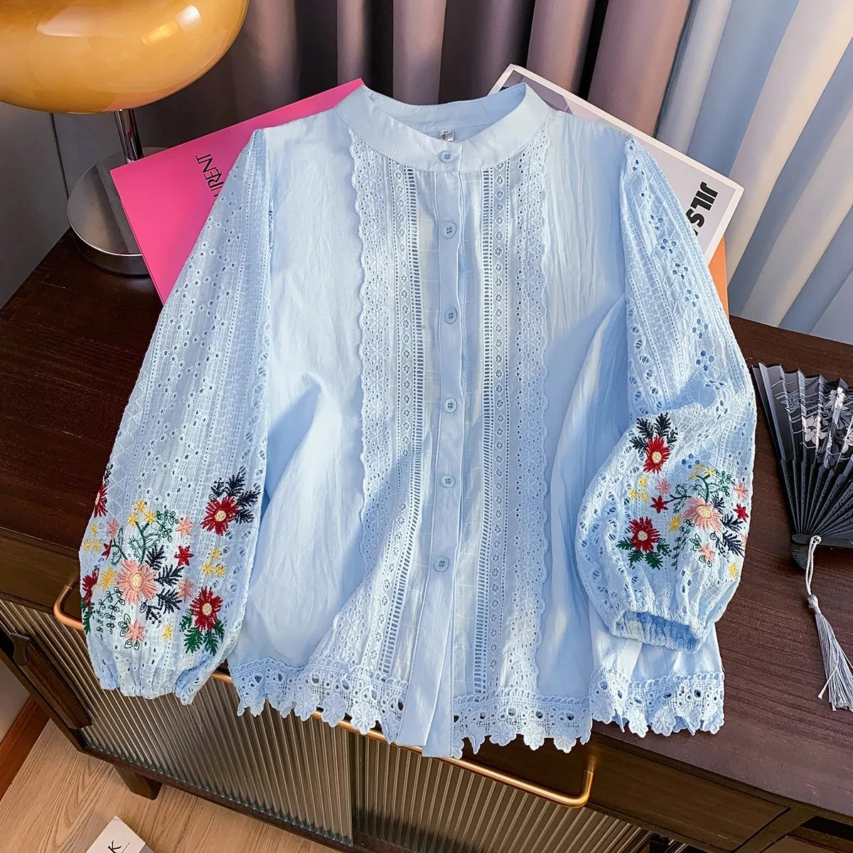 Retro chiński styl haftowany kwiat koszula damska Top latarniowy rękaw koronkowa patchworkowa koszula damska 2025 letnia luźna koszulka Top