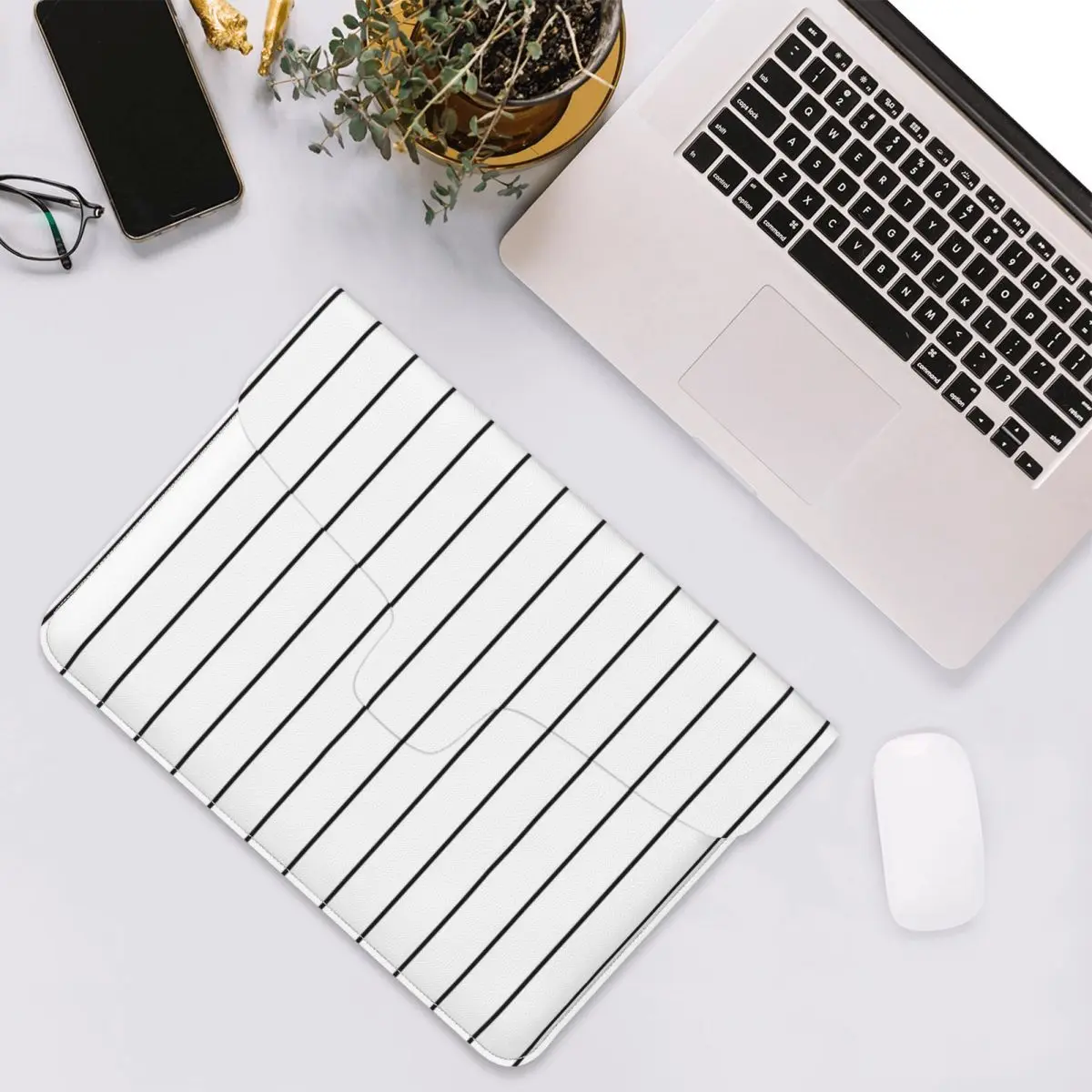 Vertical Black Stripes Pattern PU Leather Horizontal Laptop Sleeve Shockproof Soft Lining Notebook Case 13 Inch