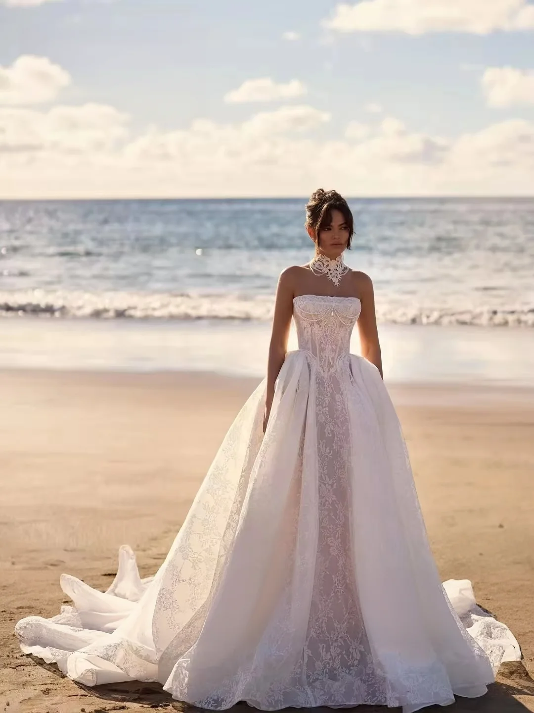 Customzied Romantic Strapless Wedding Dress Lace Applique Bridal Gown with Detachable Skirt Vestido De Novia