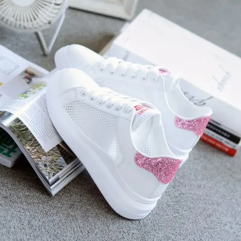 2024 Women Running Spring Autumn Fashion White Breathable Embroidered Flower Lace-Up Casual Sneakers  women sneakers