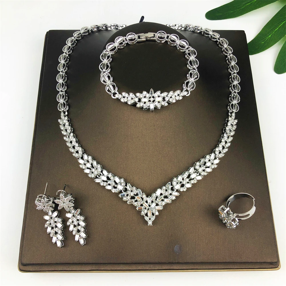 

Luxury Dubai Jewelry Woman Jewelry Set Necklace/Ring/Earrings/Bracelet Set Necklace for Girls Stylish Accessories Party Jewelry