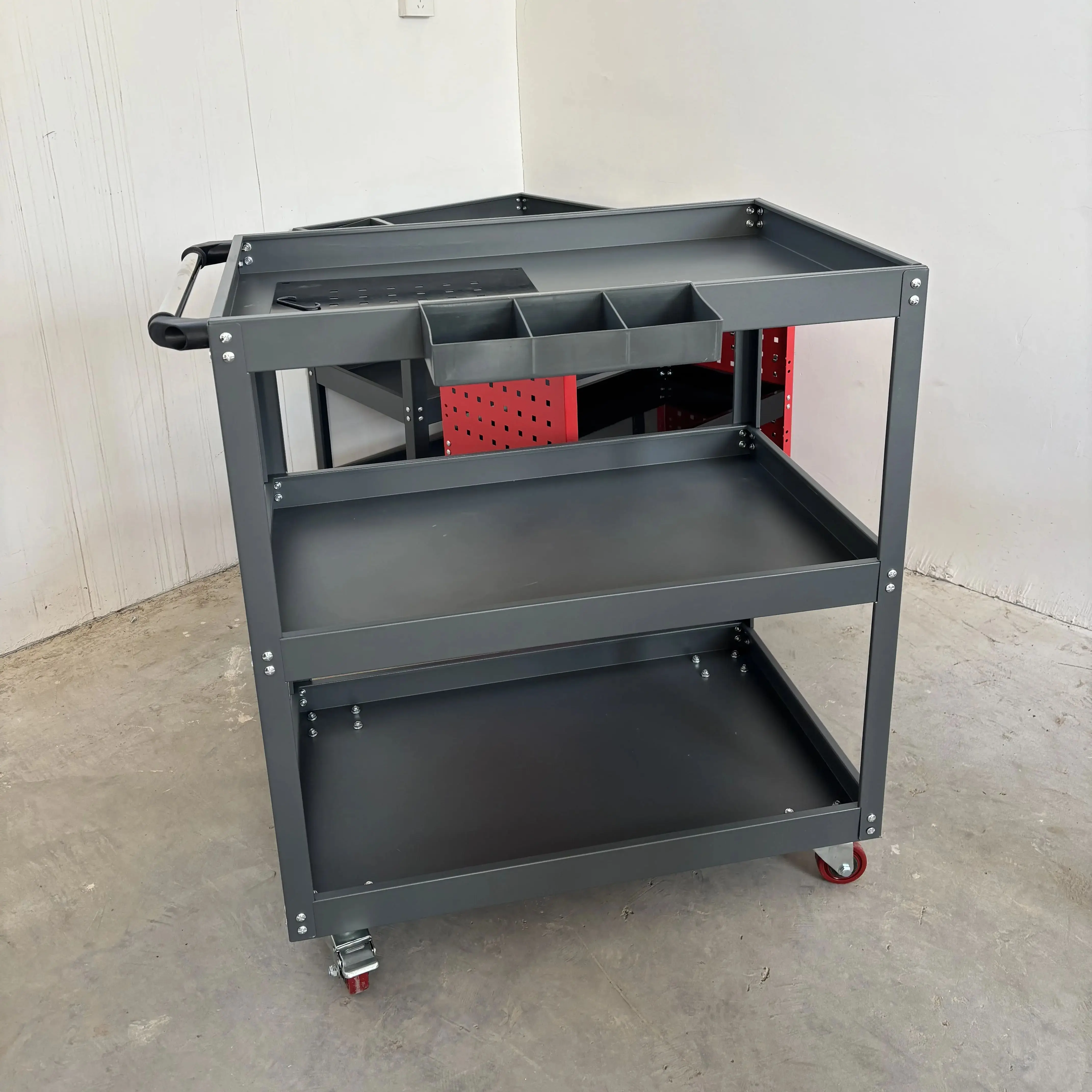 Chariot à Outils Roulants à 3 Couches avec Roues, Multifonctionnel en Acier Robuste, Design de Garage, Entrepôt