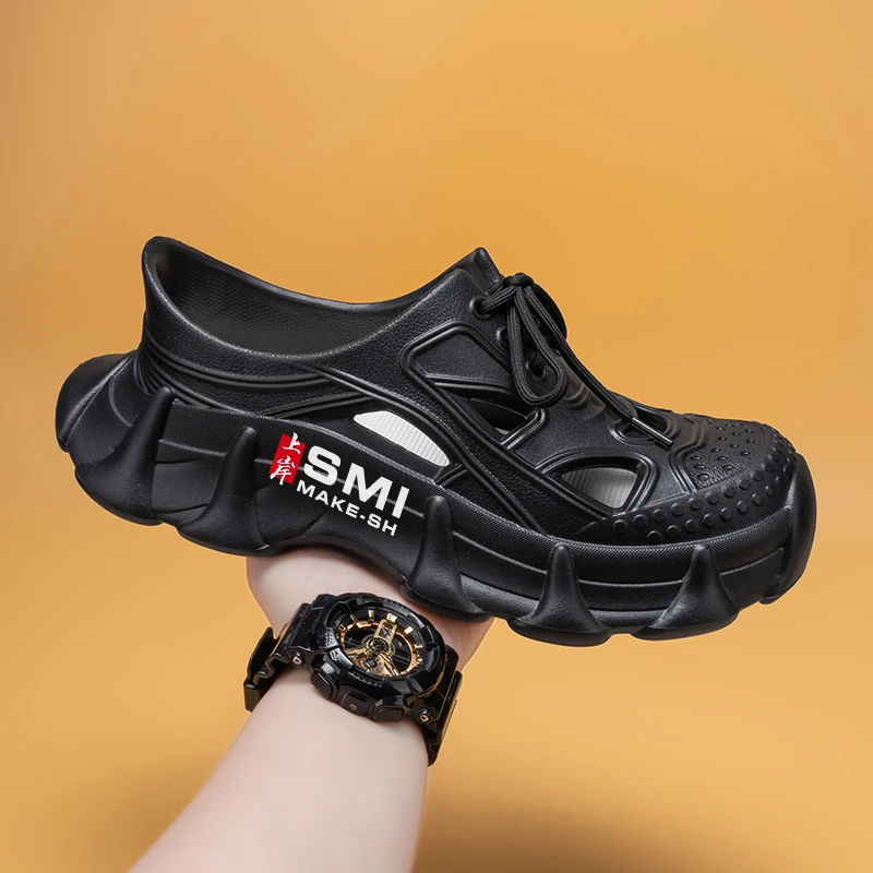 

Men Beach Sandals EVA Soft Hollow Mens Garden Shoes Designer Hole Breathable Slipper Runner Sneakers Summer Slip on Water Shoes
