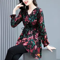 High End Floral V-neck Temperament Top for Women 2024 Spring Autumn New Collection Waist Slimming Jacquard T-shirt Temperament