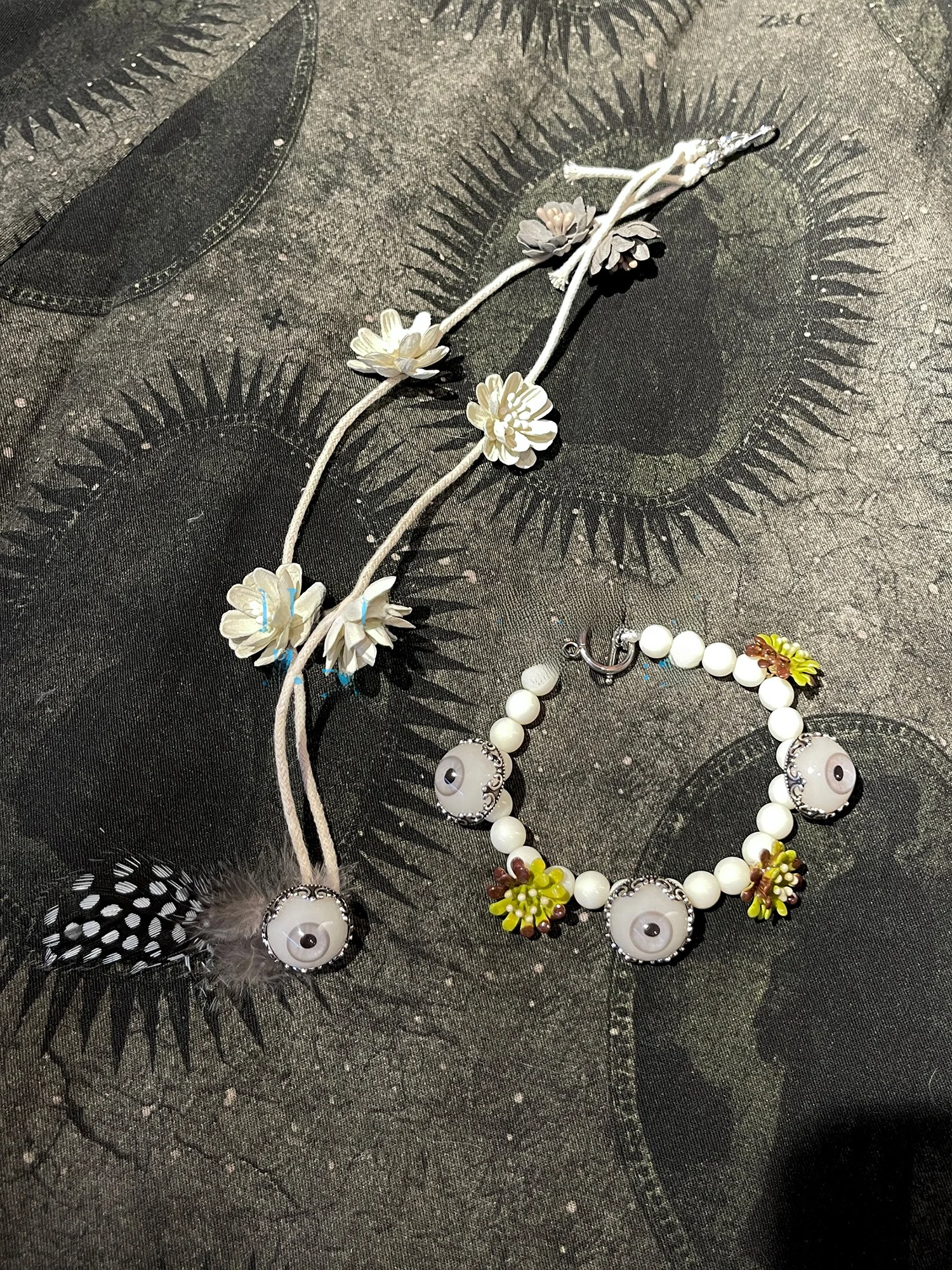 bracciale-da-donna-punk-con-occhio-esagerato-stile-dark-undercover-a-forma-di-fiore-gioiello-floreale-con-occhio-bracciale-da-donna-punk-con-pianta-floreale