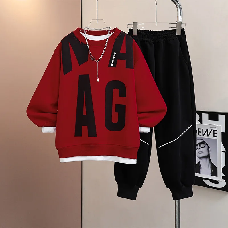 New style fleece-lined outfit for boys, autumn and winter collection, suitable for older children, sporty and stylish, perfect f