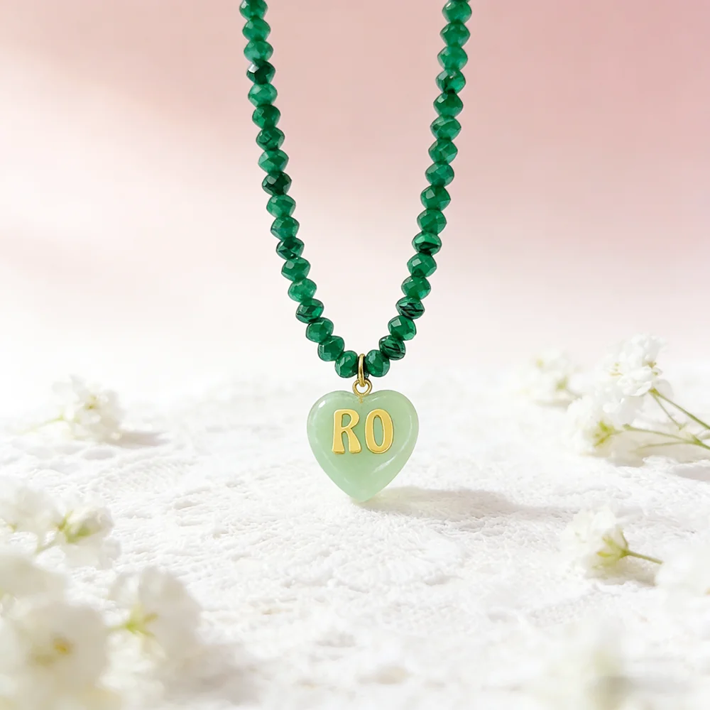 

Персонализированное ожерелье-чокер с инициалом в форме сердца из натурального камня, бусины, подарок на день рождения/День матери для женщин, украшения в стиле бохо