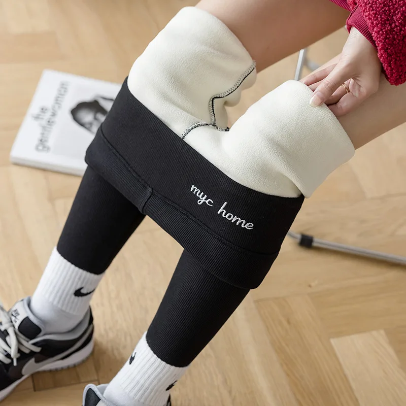 Pantaloni da salotto in pile a nuvola da donna Pantaloni termici caldi invernali Pantaloni streetwear casual Leggings con scritte ricamate a vita alta