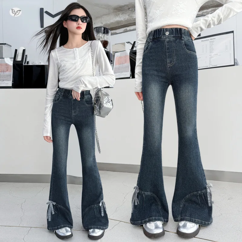 

Джинсовые брюки для больших девочек: плиссированные расклешенные леггинсы с бантом, осенние длинные брюки. Новое поступление 2025, возраст 7–14 лет, снова в школу, брюки-подкова.