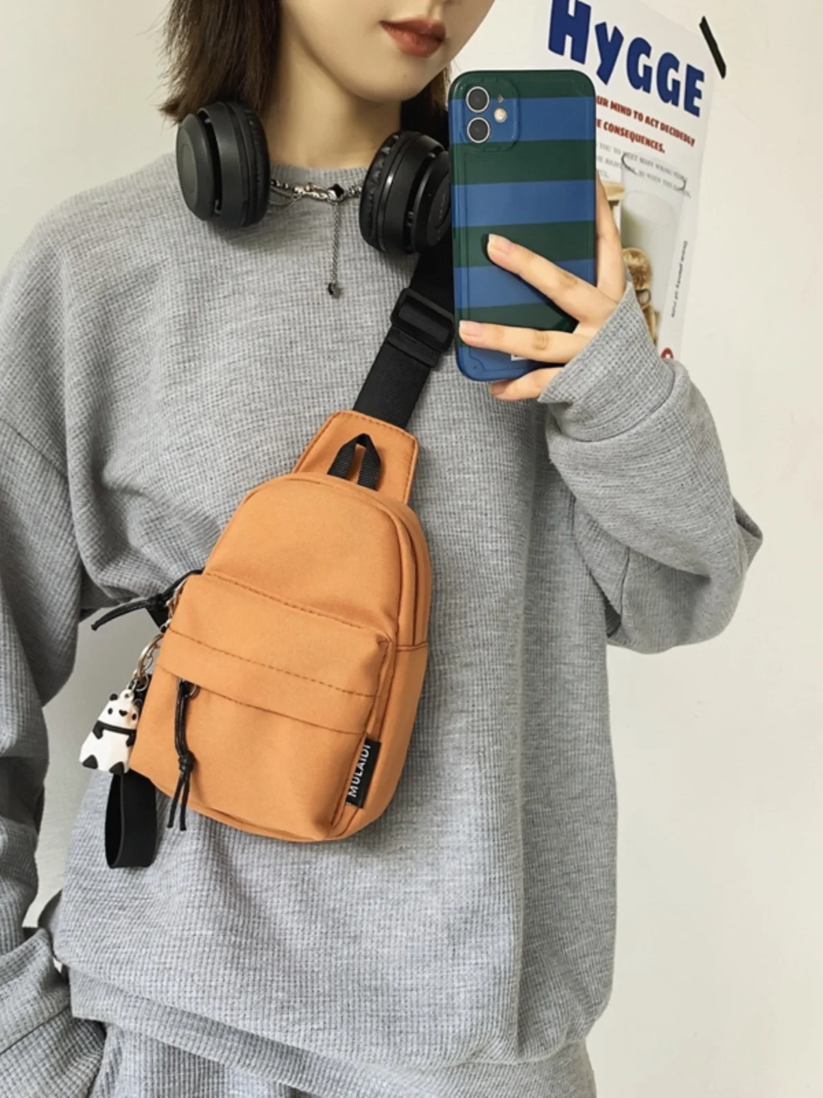 

Faionable Crossbody Bag for Men Spor Mobile Phone Bag Street Trend Nylon Material Zipper Closure Casual Scenarios