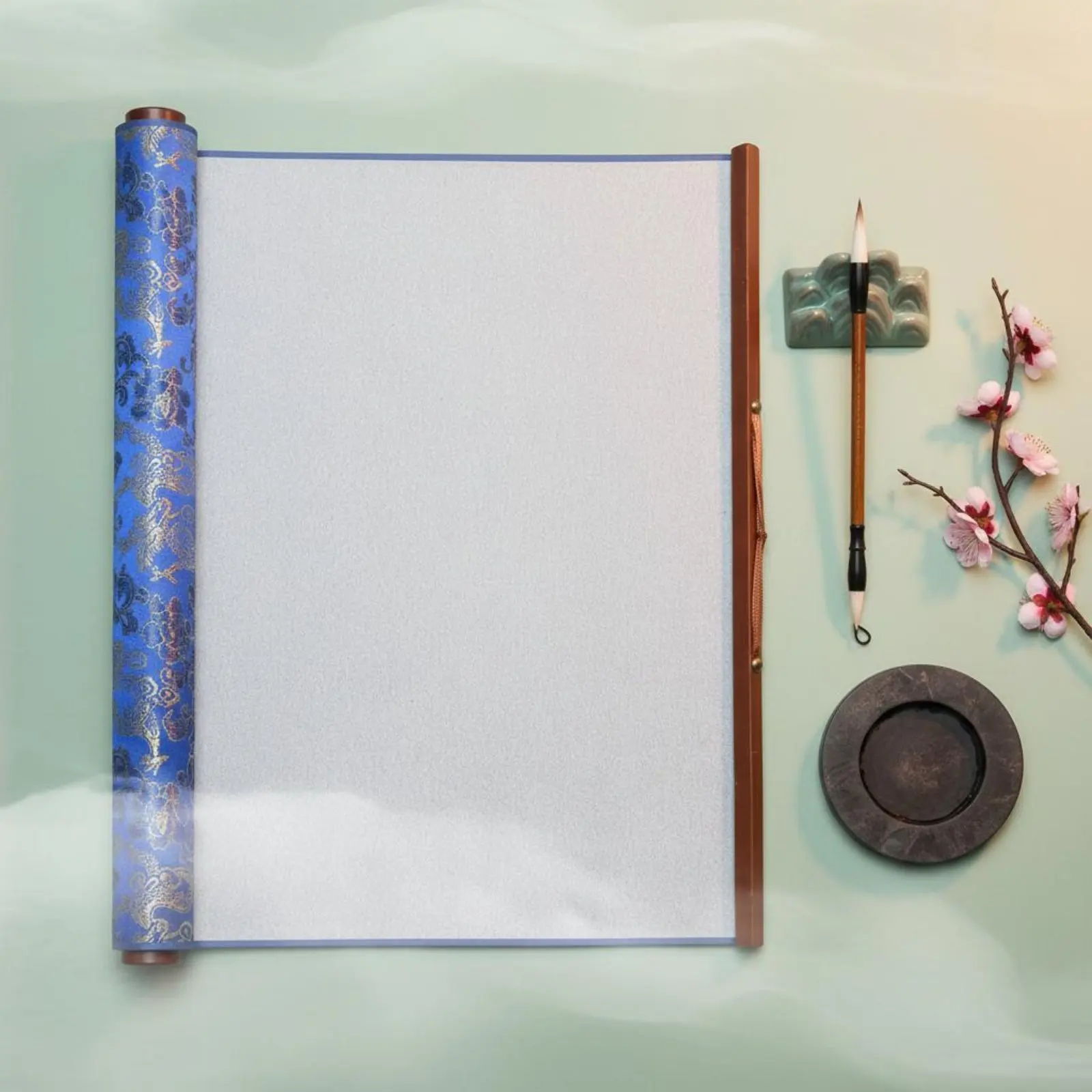 

4 Pieces Chinese Brush Writing Brush and Cloth Kit Characters Disappear Automatically Reusable Water Writing Scroll for Children