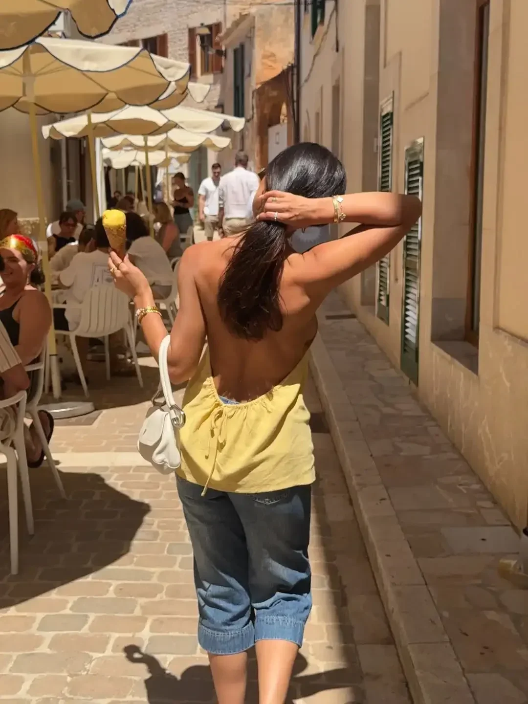 Yellow Hang Neck Backless Women's Top Sexy Solid V Neck Sleeveless Loose Swing Hem Female Tops 2026 Sexy Summer Street Outfits