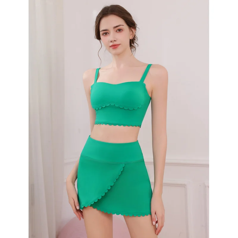 

2025 новый стильный женский жилет для йоги с открытой спиной, противоударный бюстгальтер, юбка с высокой талией для фитнеса