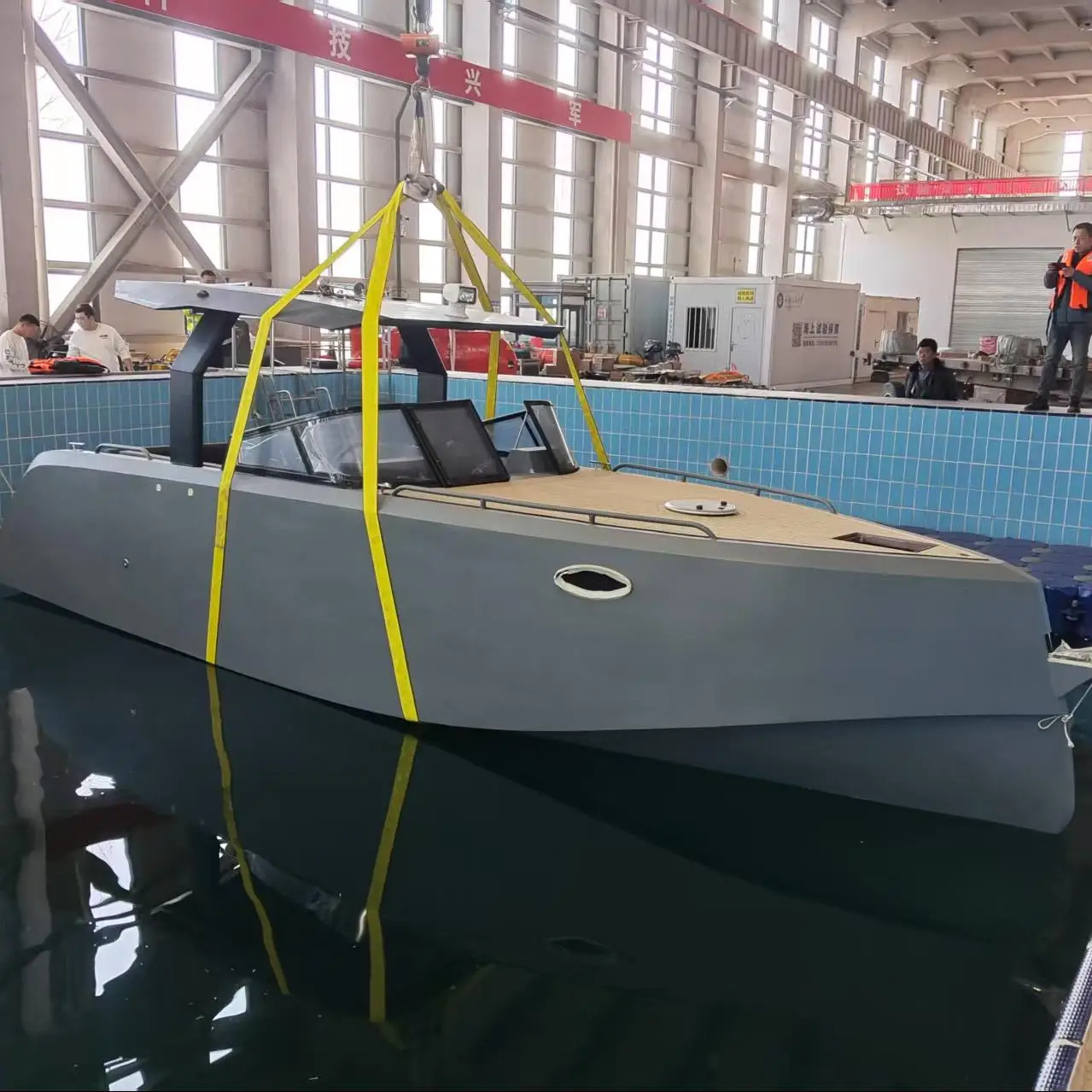 China Manufacturer Newest Type All-weather Versatile Recreational Aluminum Alloy Pleasure-boat With Bedroom Bathroom