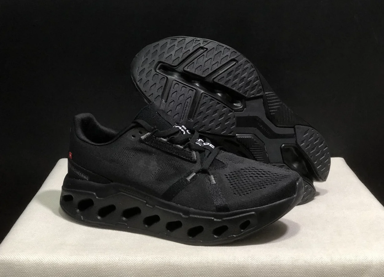 أحذية الجري اليومية المميزة للرجال والنساء خفيفة الوزن وبحد أقصى وسادة أحذية رياضية Cloud Eclipse الأحدث ‮ 54-63 إيزيس أثناء الجري