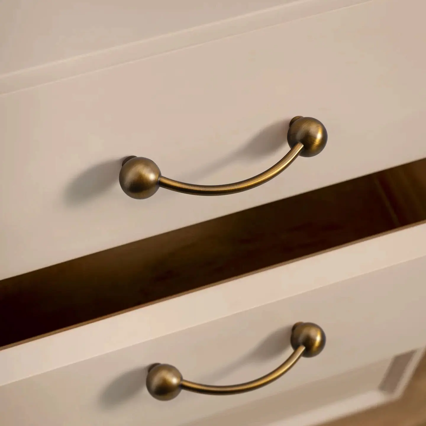Antique Bronze Cabinet Handles Round Knobs for Drawer Dresser Vintage Cupboard Door Pulls Wardrobe Handles Furniture Hardware