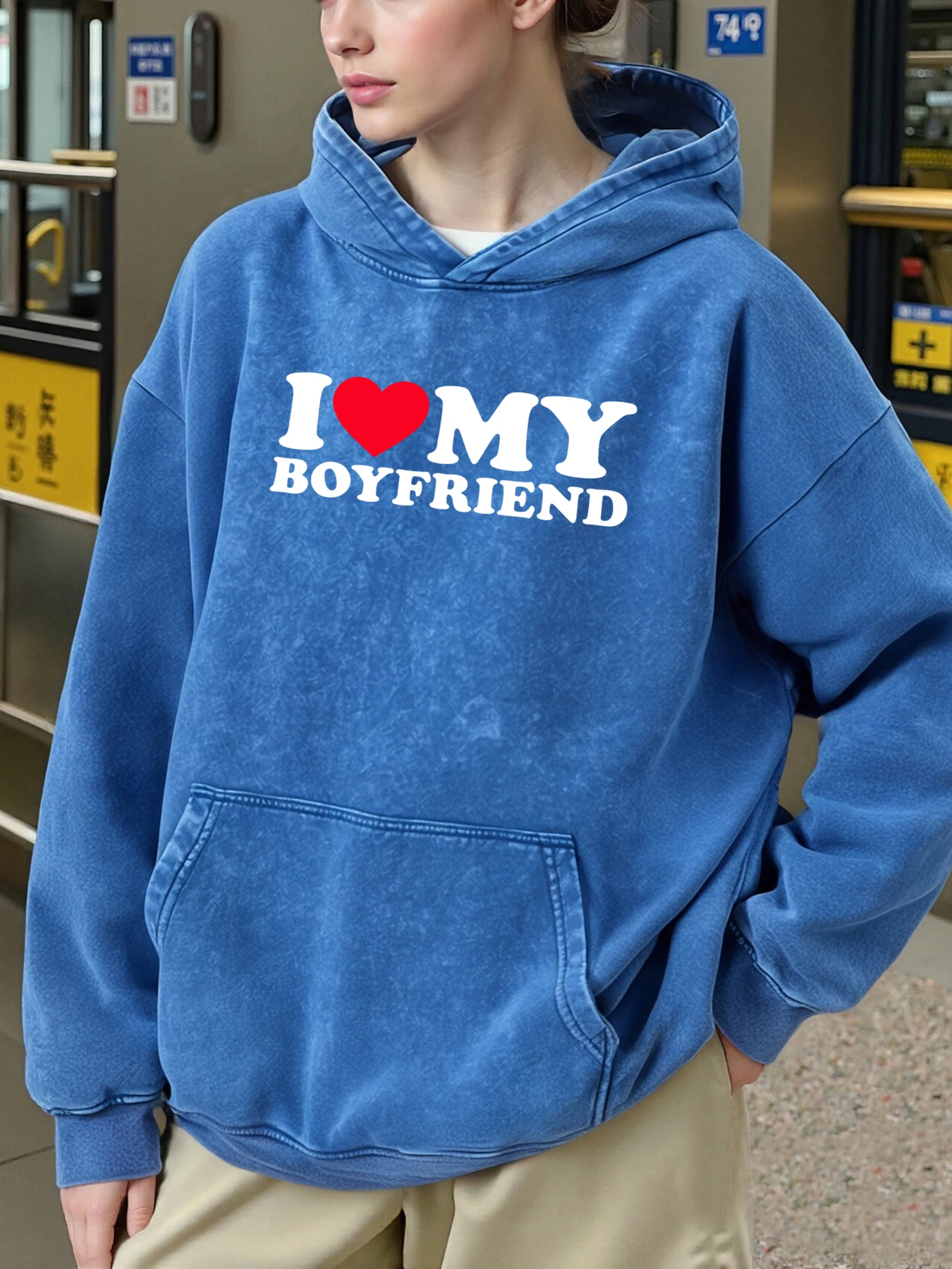 เสื้อฮู้ดพิมพ์ลายตัวอักษร I Love My Boyfriend สำหรับผู้หญิง ทรงหลวม มีกระเป๋า ผ้าฝ้ายสไตล์ฮิปฮอป สตรีทแวร์ สำหรับฤดูใบไม้ร่วงและฤดูหนาว