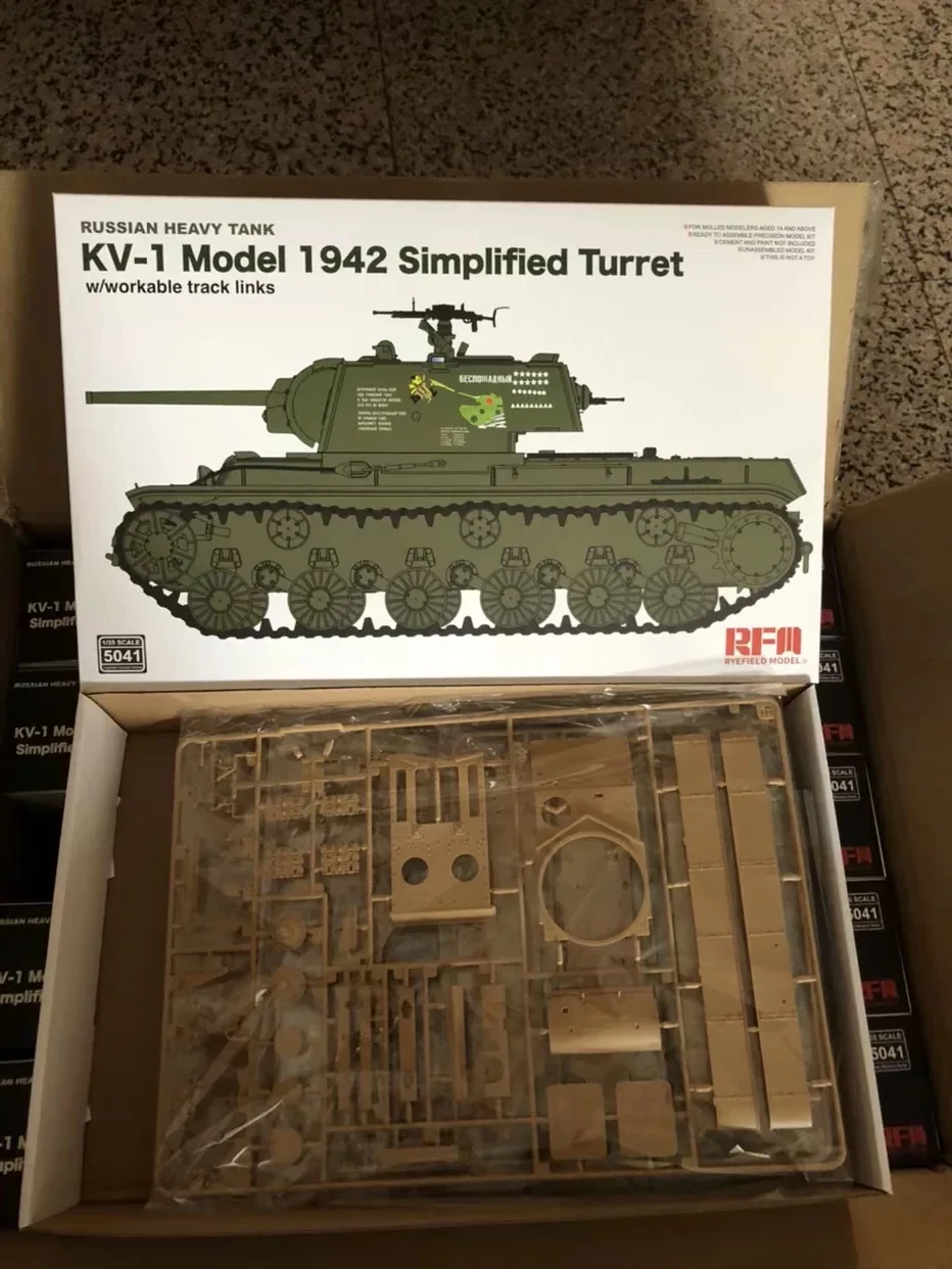 Rye Field 5041 1:35 Scale KV-1 KV1 1942 Simplified Turret w/Workable Track Vehicle Hobby Plastic Assembly Model Building Kit